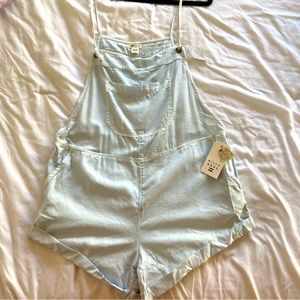 New with tags billabong denim romper! 24 inches long, 3.5 inch inseam